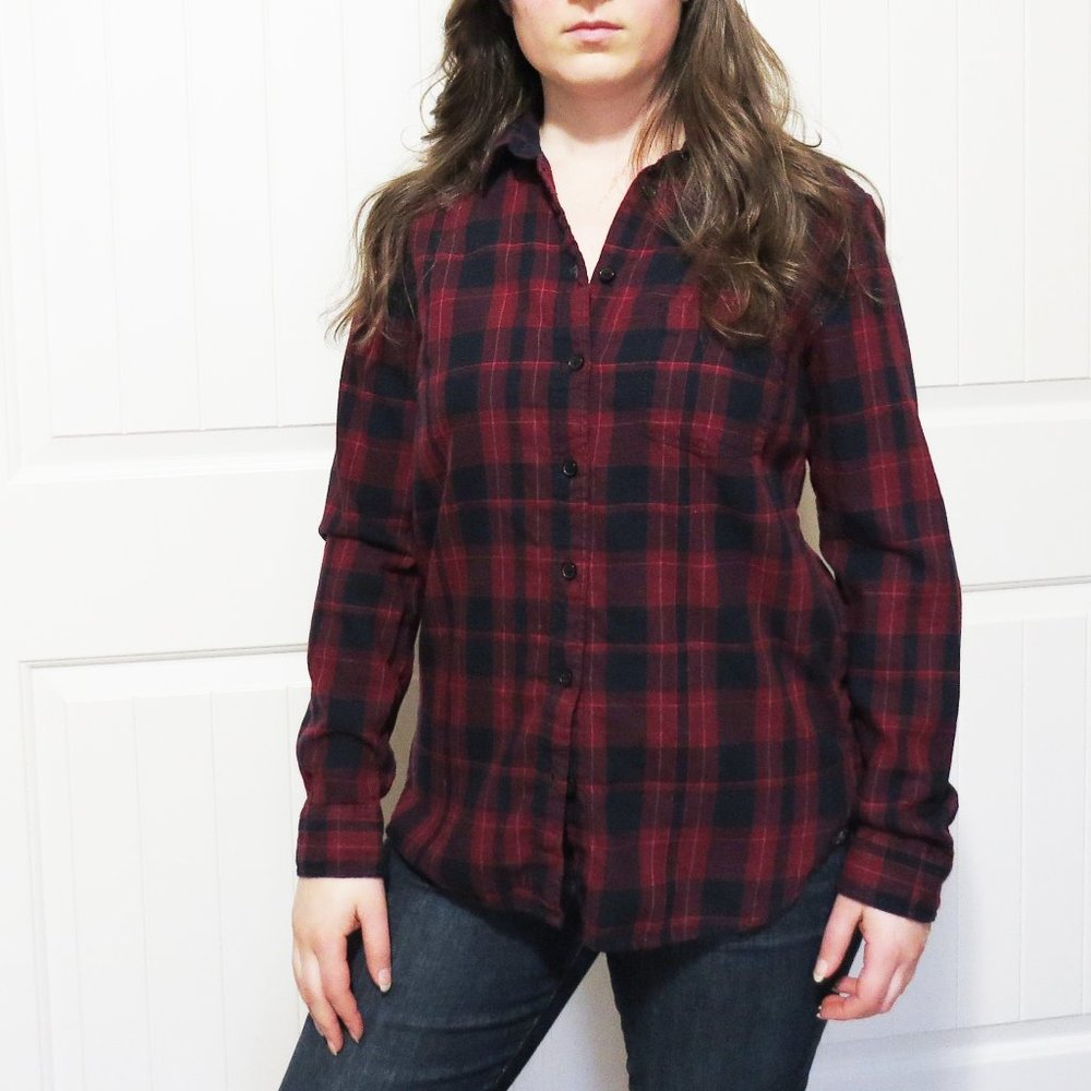 H&M Button Up Plaid Maroon & Navy Shirt
